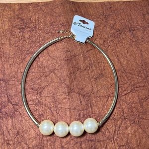 Gold and Pearl necklace